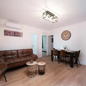 Grand 3 Avec Clim Et Balcon Appartement